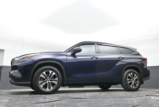 Used 2022 Toyota Highlander XLE image 43
