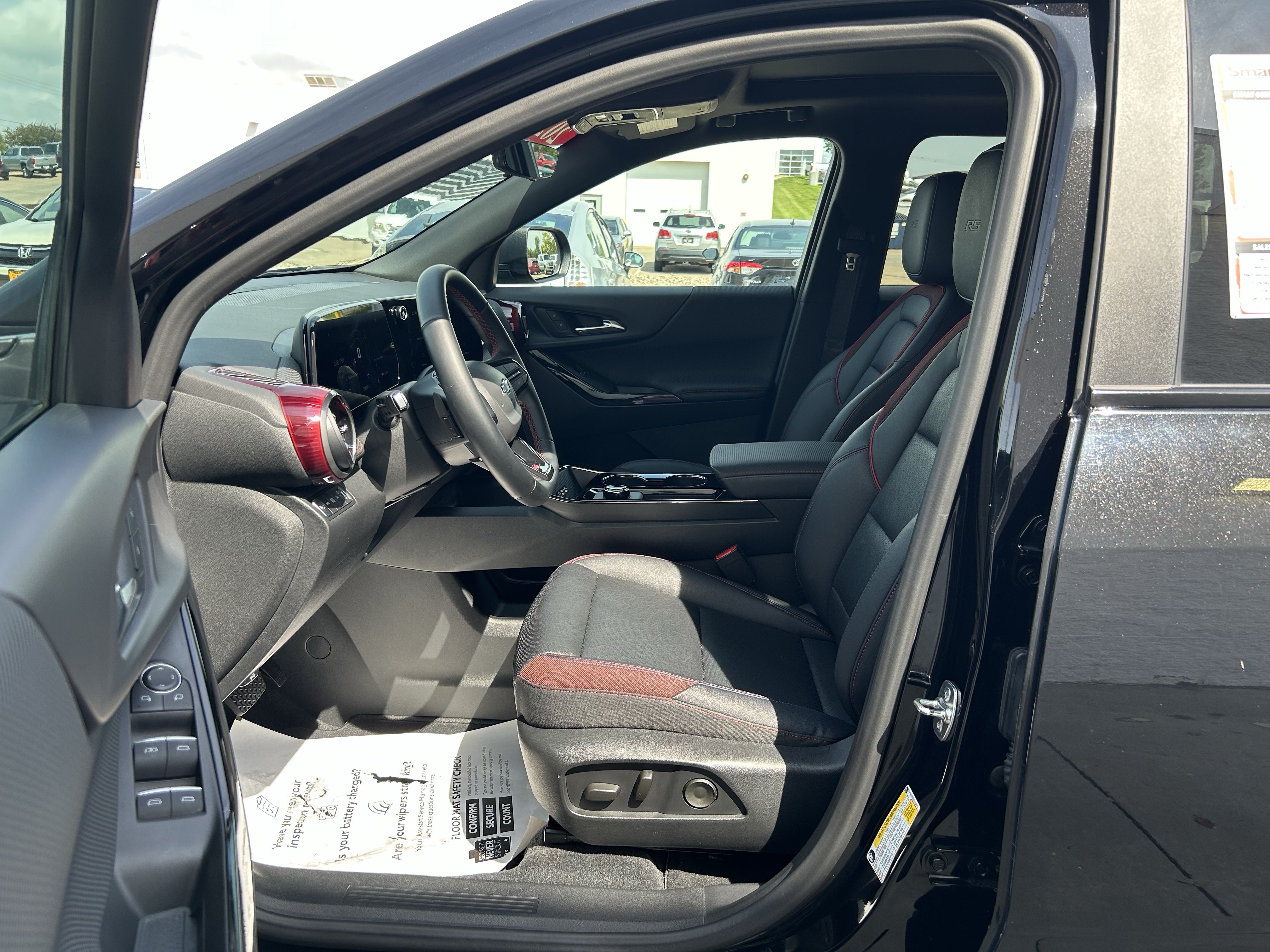 Used 2025 Chevrolet Equinox RS w/ Safety and Technology Package AWD/4WD image 13