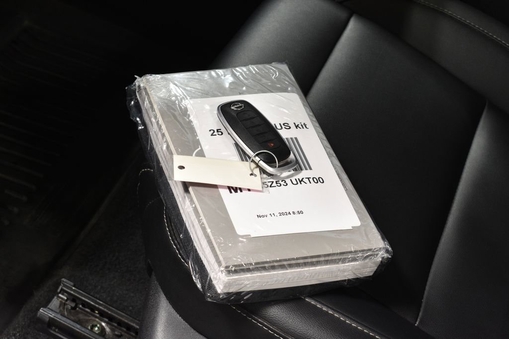 Used 2025 Nissan Murano SV image 39