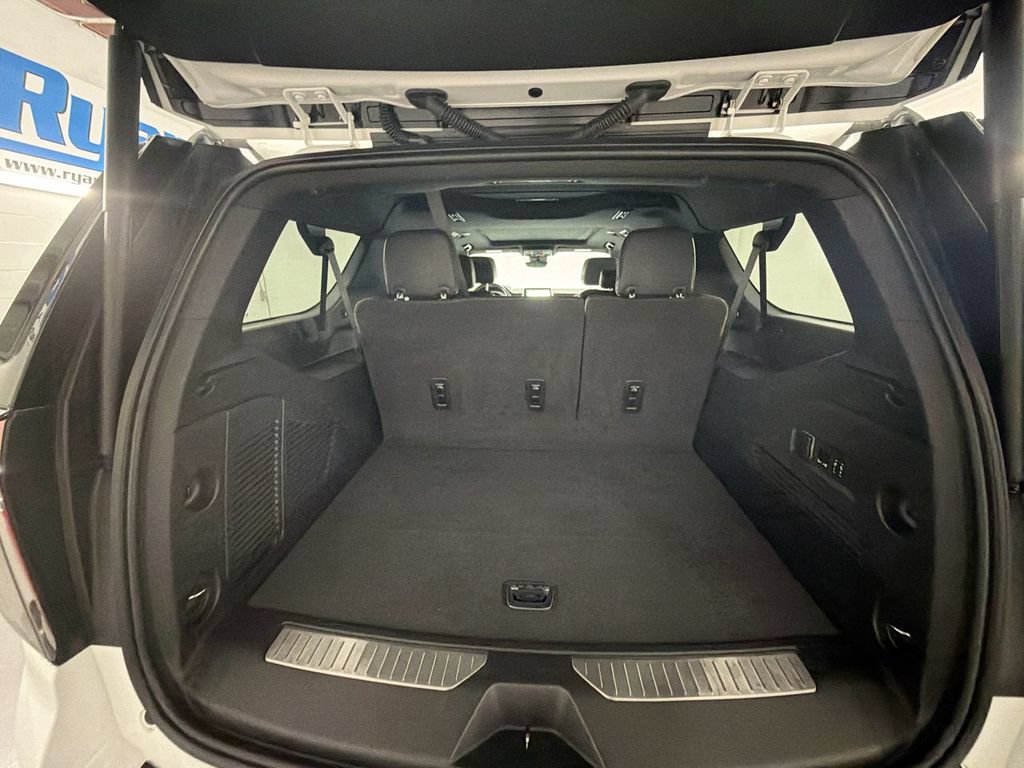 Certified 2023 Chevrolet Suburban Premier AWD/4WD image 27