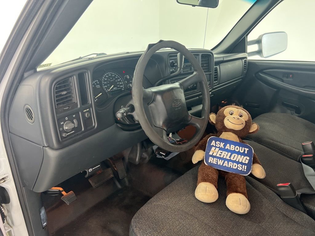 Used 2000 Chevrolet Silverado 2500 Work Truck w/ Firm Ride Suspension Pkg image 10