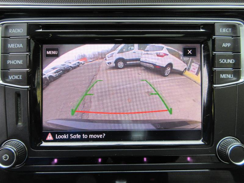 Used 2018 Volkswagen Passat 3.6 image 16