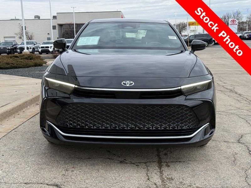 Used 2026 Toyota Crown XLE image 8