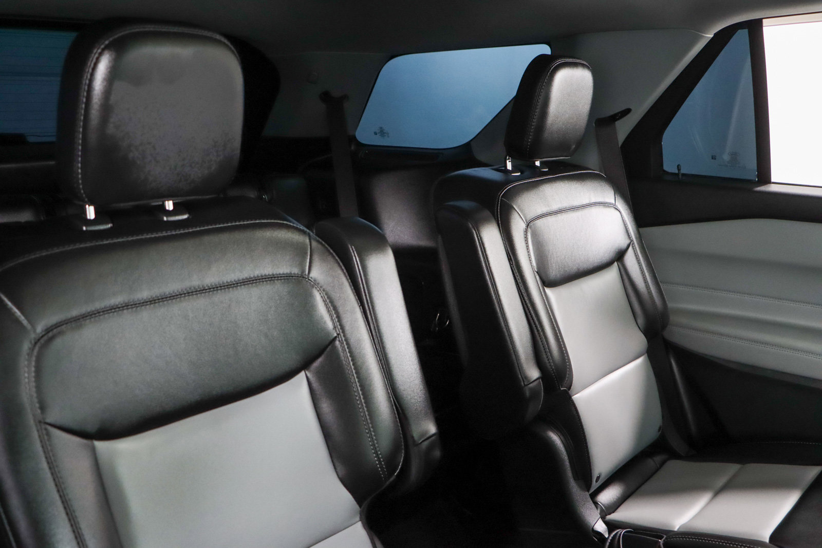 Used 2022 Ford Explorer XLT w/ XLT Sport Appearance Package image 29