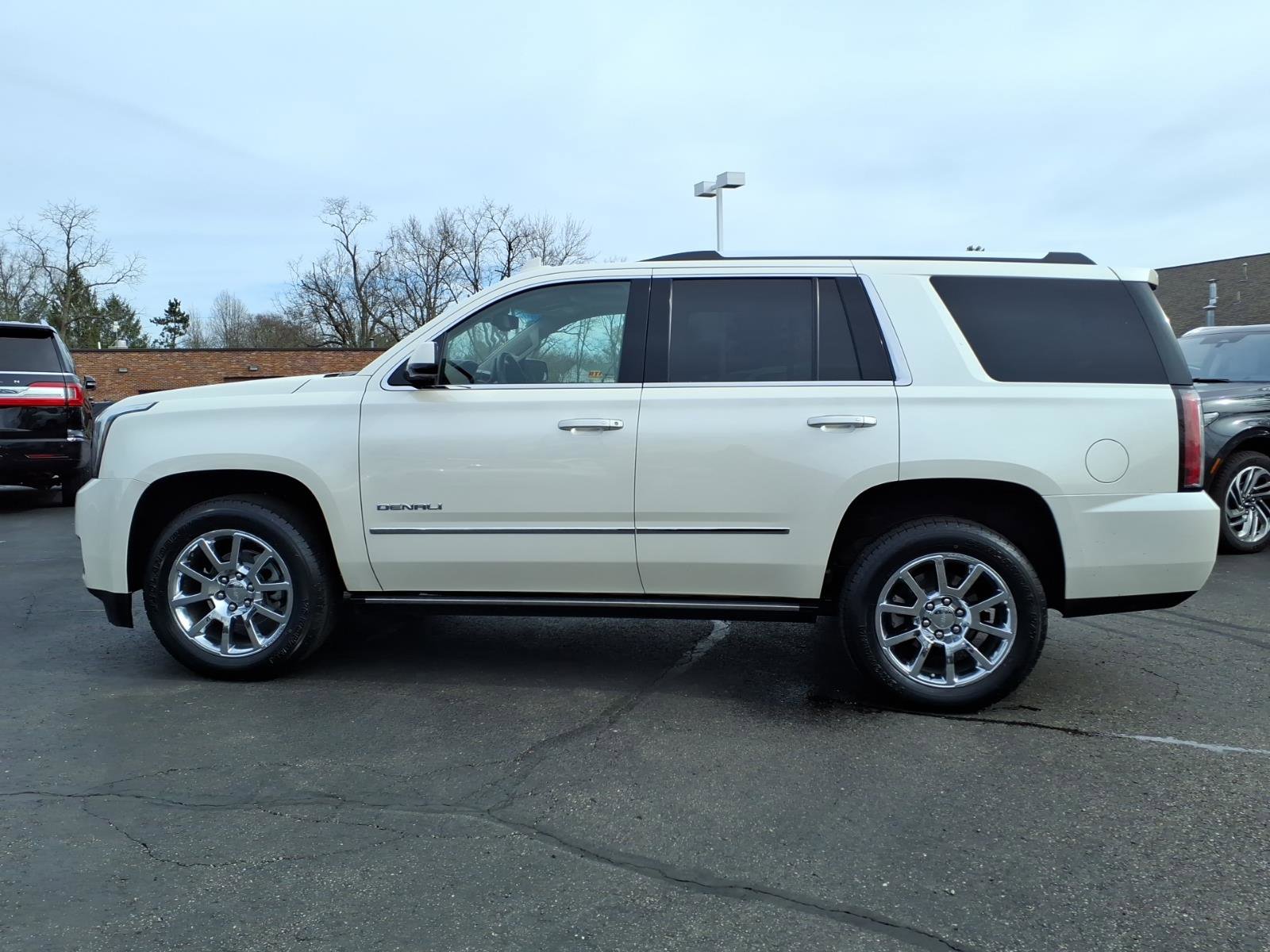 Used 2015 GMC Yukon Denali w/ Premium Package image 4