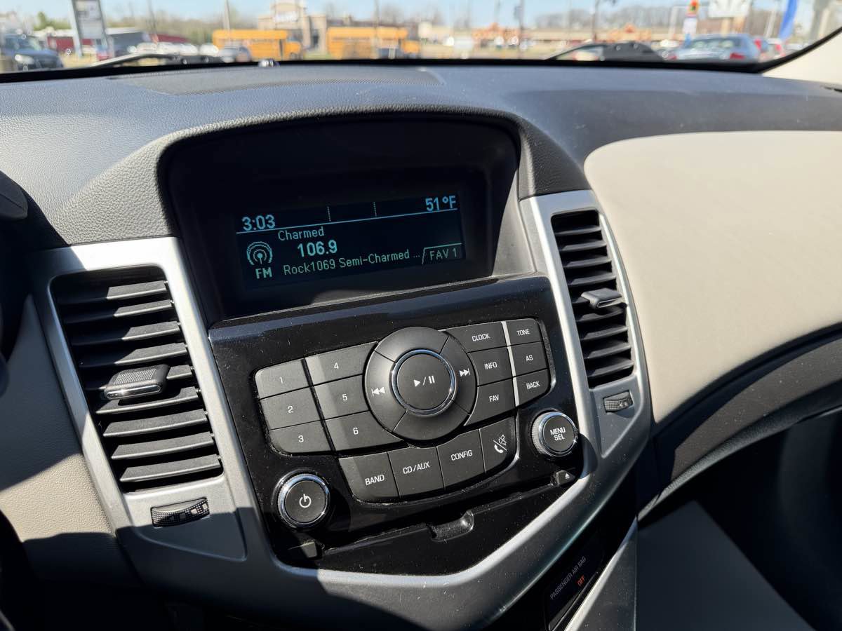 Used 2016 Chevrolet Cruze LS image 23