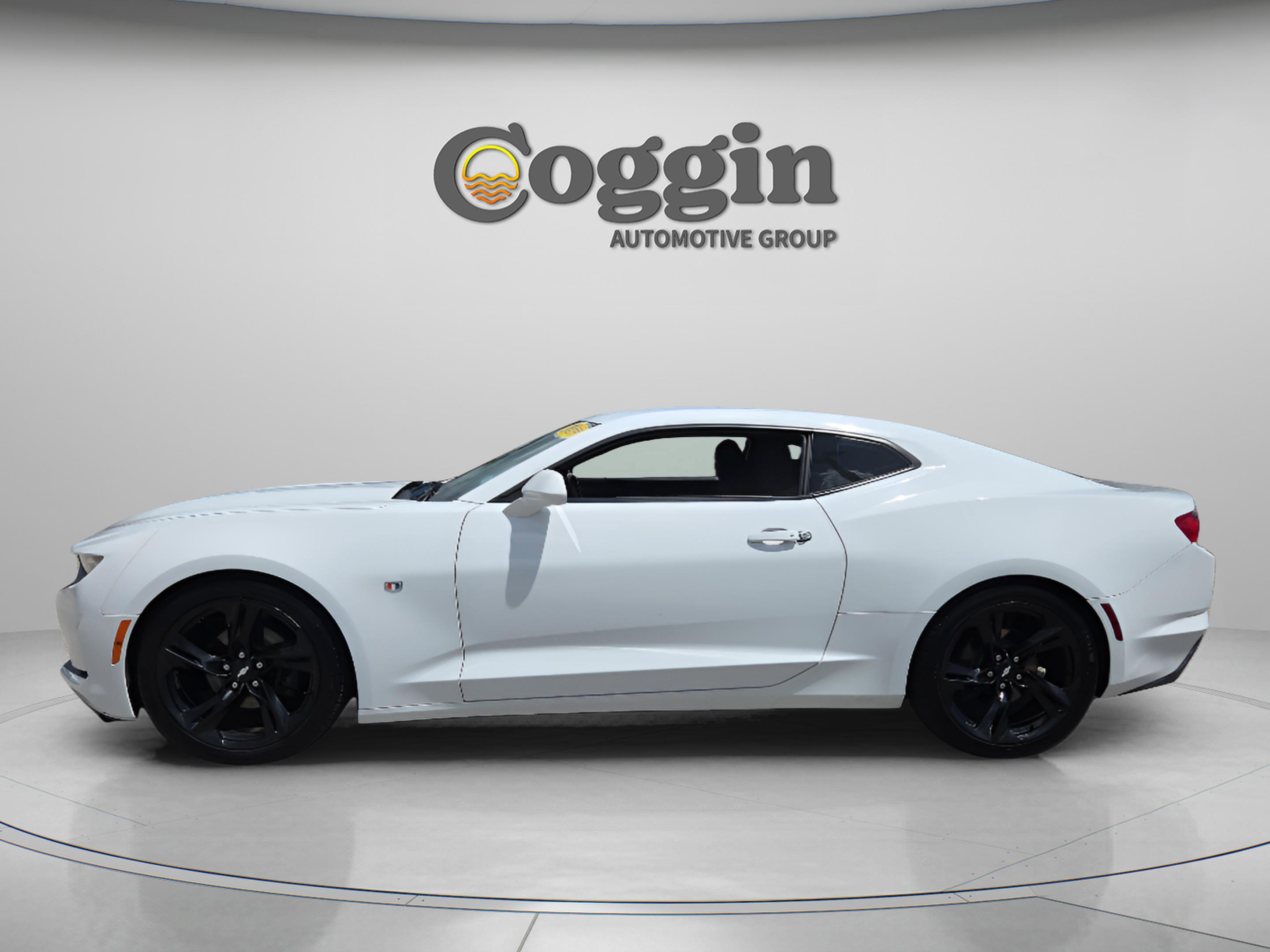 Used 2019 Chevrolet Camaro LT RWD image 2