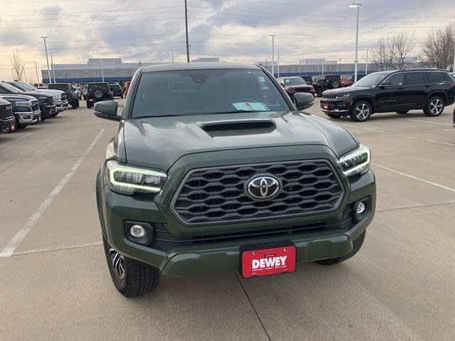 Used 2021 Toyota Tacoma TRD Sport w/ Technology Package image 2