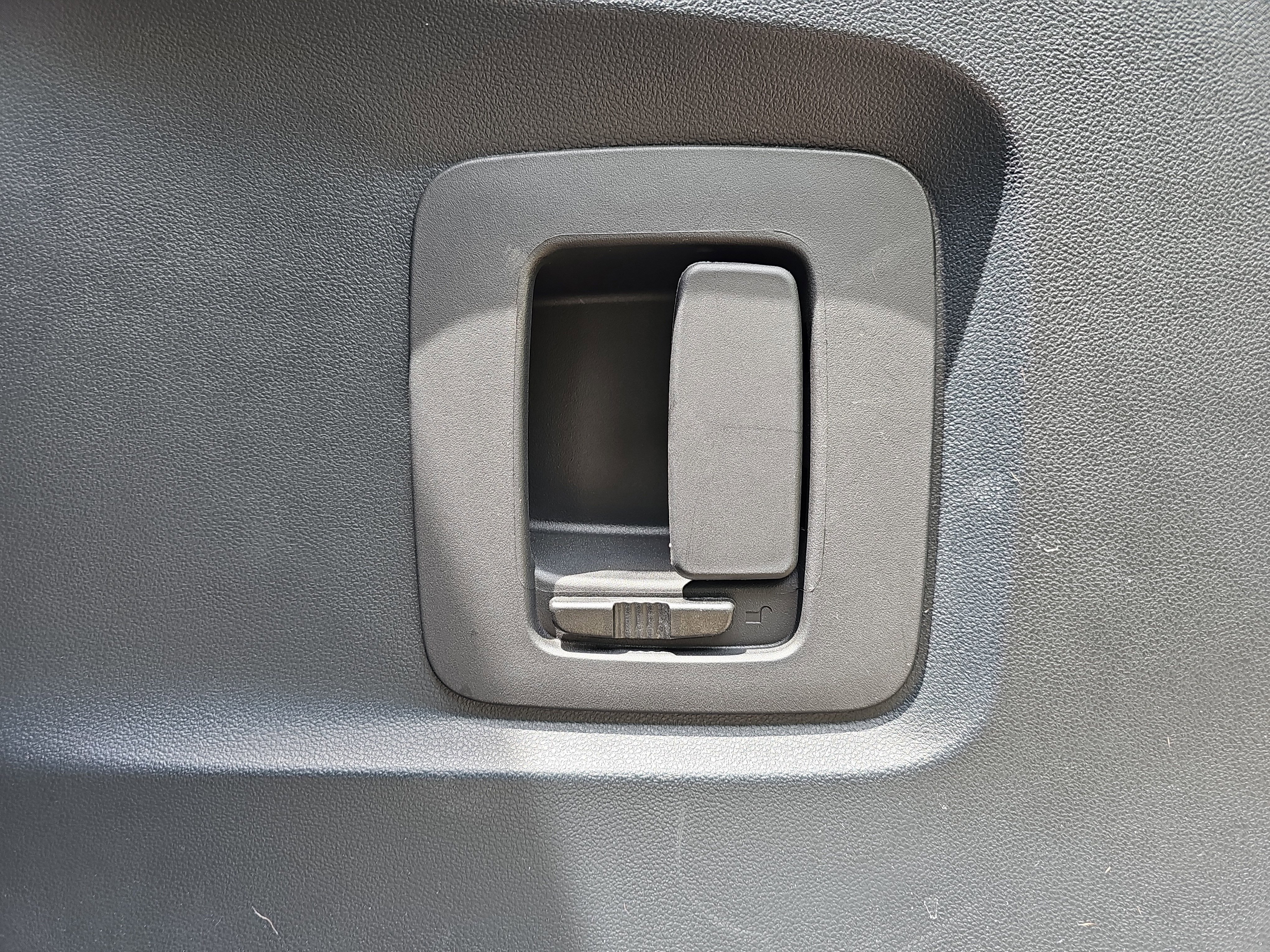 Used 2025 Mercedes-Benz Sprinter 2500 image 15