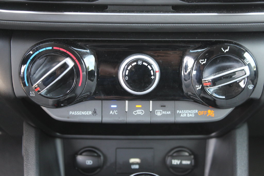 Used 2023 Hyundai Kona SEL FWD image 23