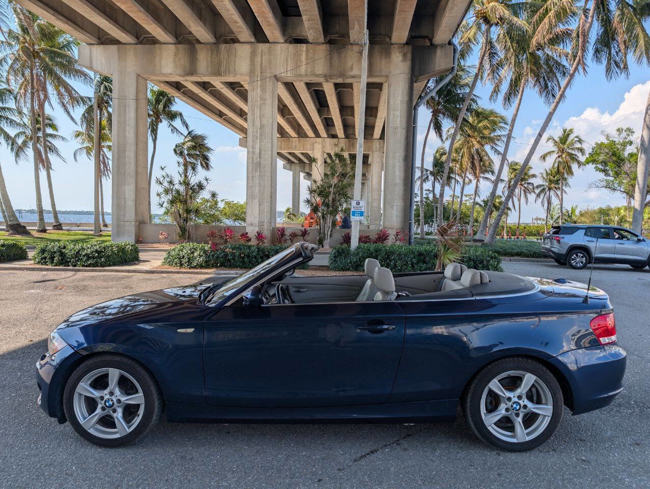 Used 2012 BMW 128i Convertible image 9