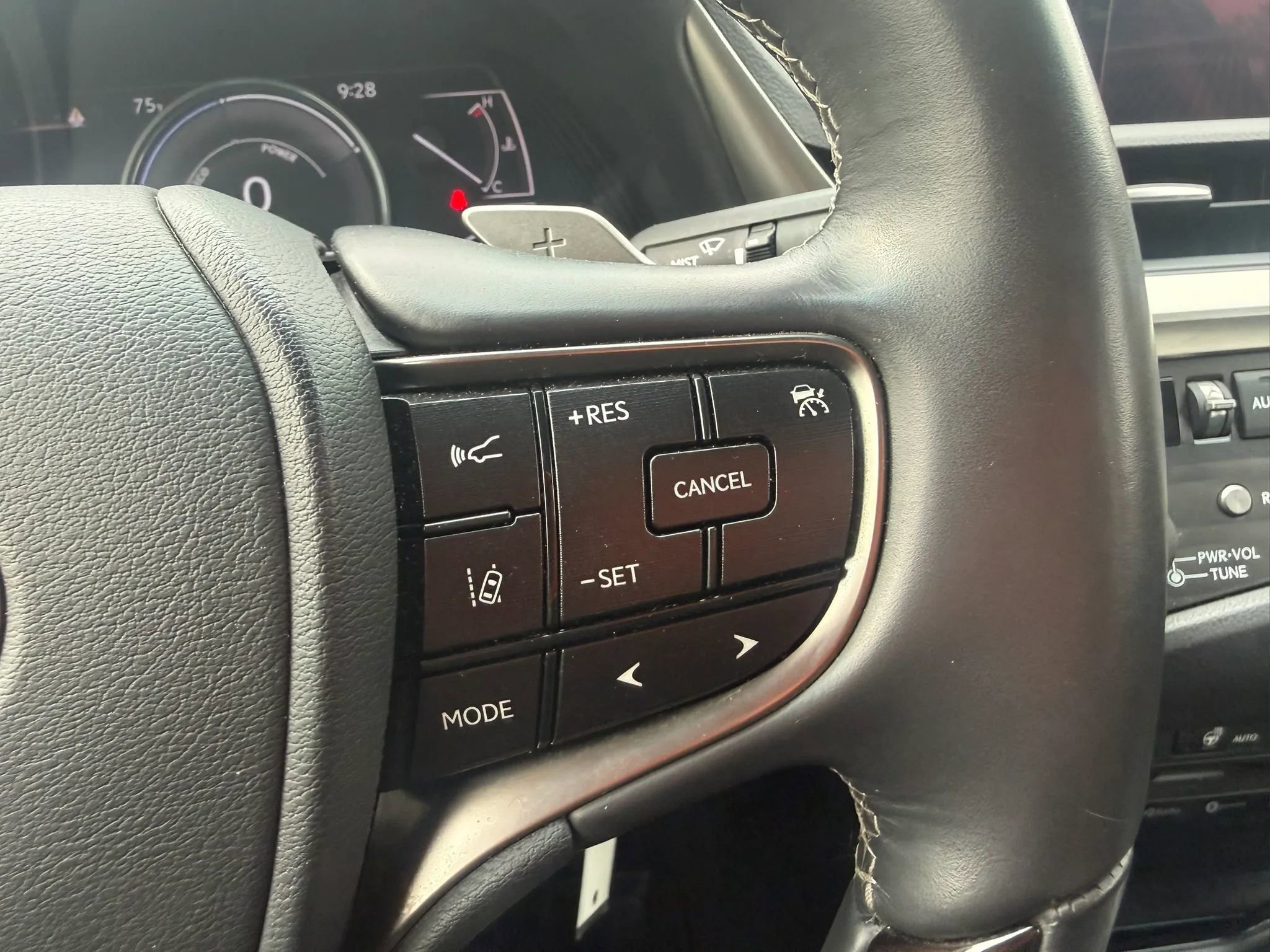 Used 2020 Lexus ES 300h w/ Accessory Package FWD image 14