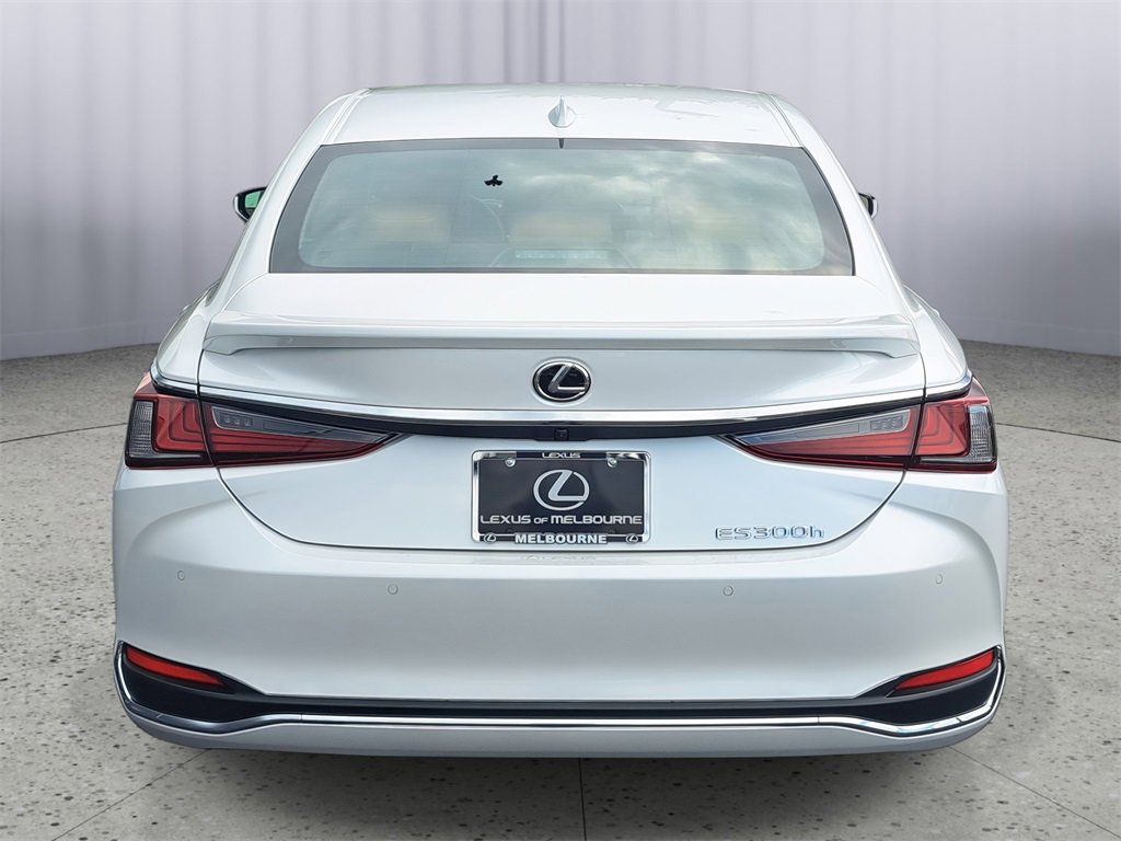 New 2025 Lexus ES 300h w/ Premium Package image 6