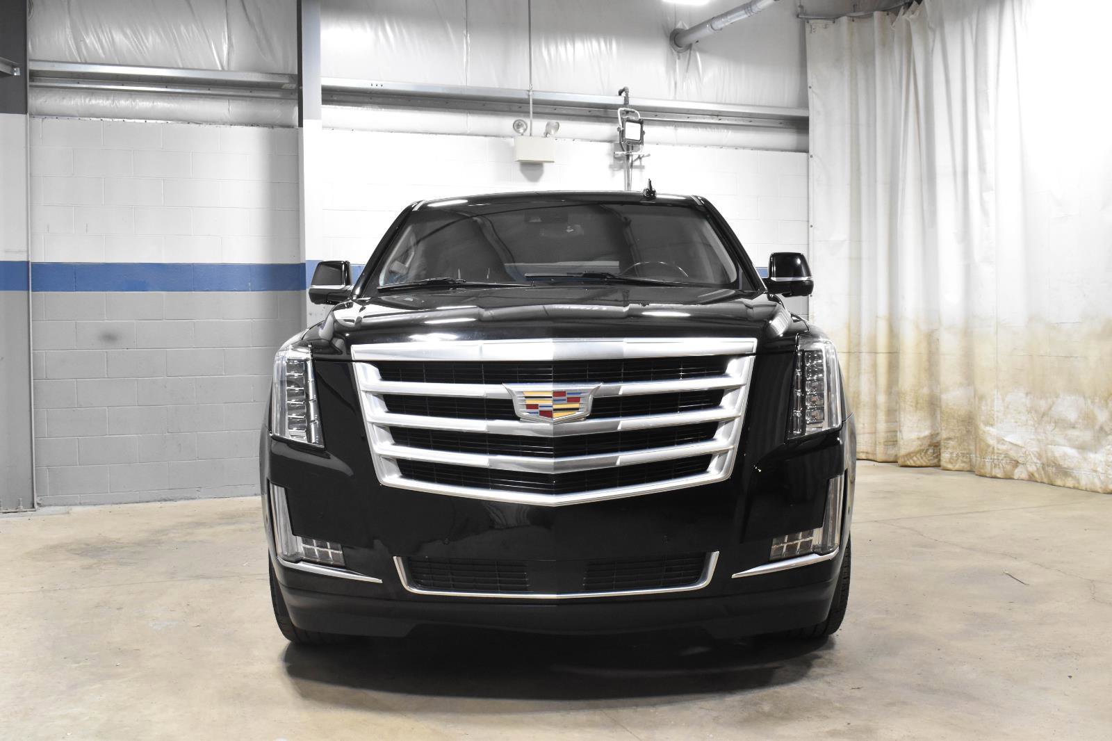 Used 2019 Cadillac Escalade ESV Premium Luxury AWD/4WD image 32