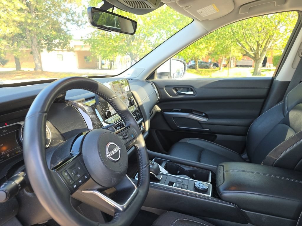 Used 2023 Nissan Pathfinder SL w/ SL Premium Package AWD/4WD image 22