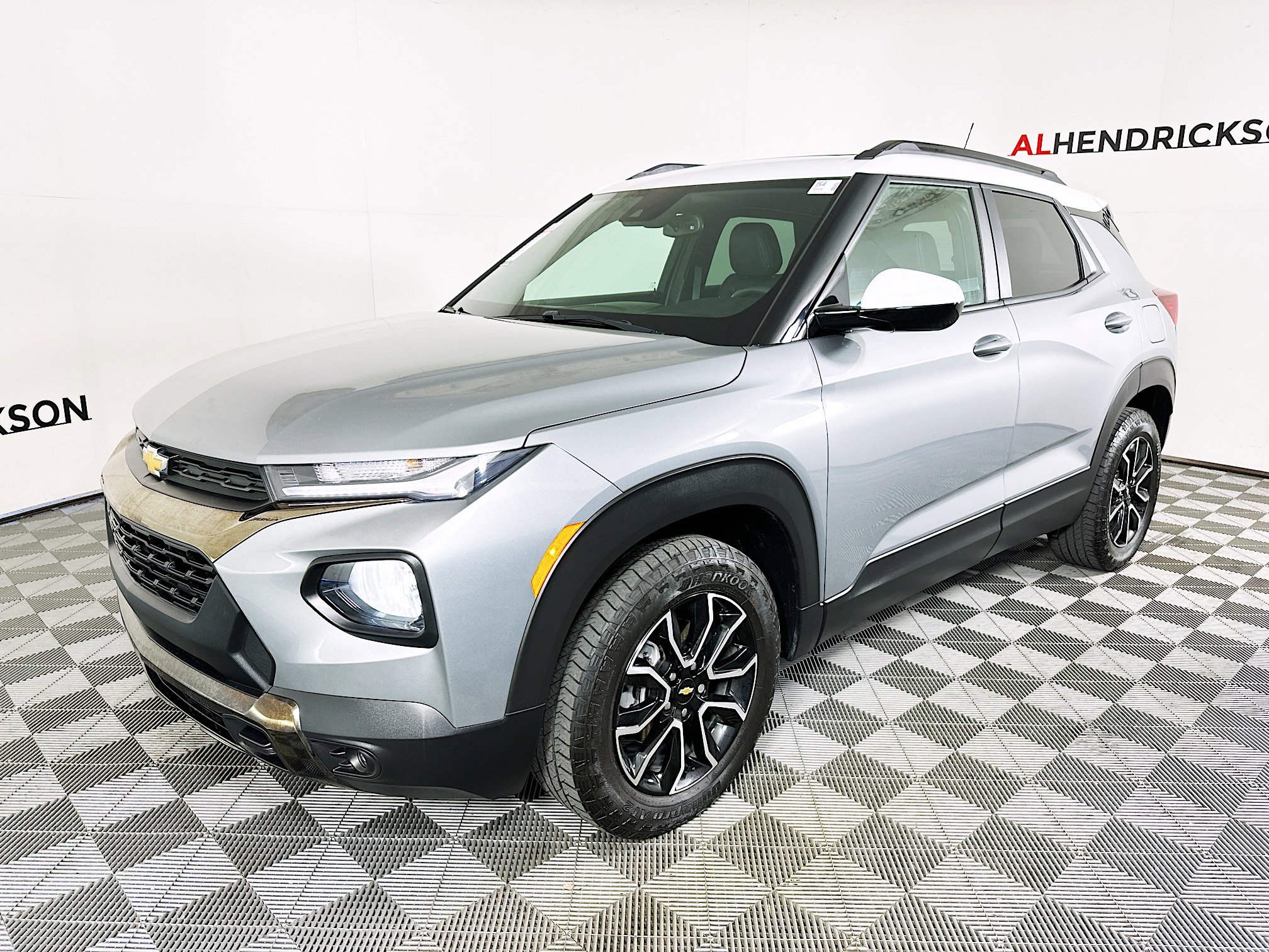 Used 2023 Chevrolet TrailBlazer ACTIV w/ Sun and Liftgate Package image 7