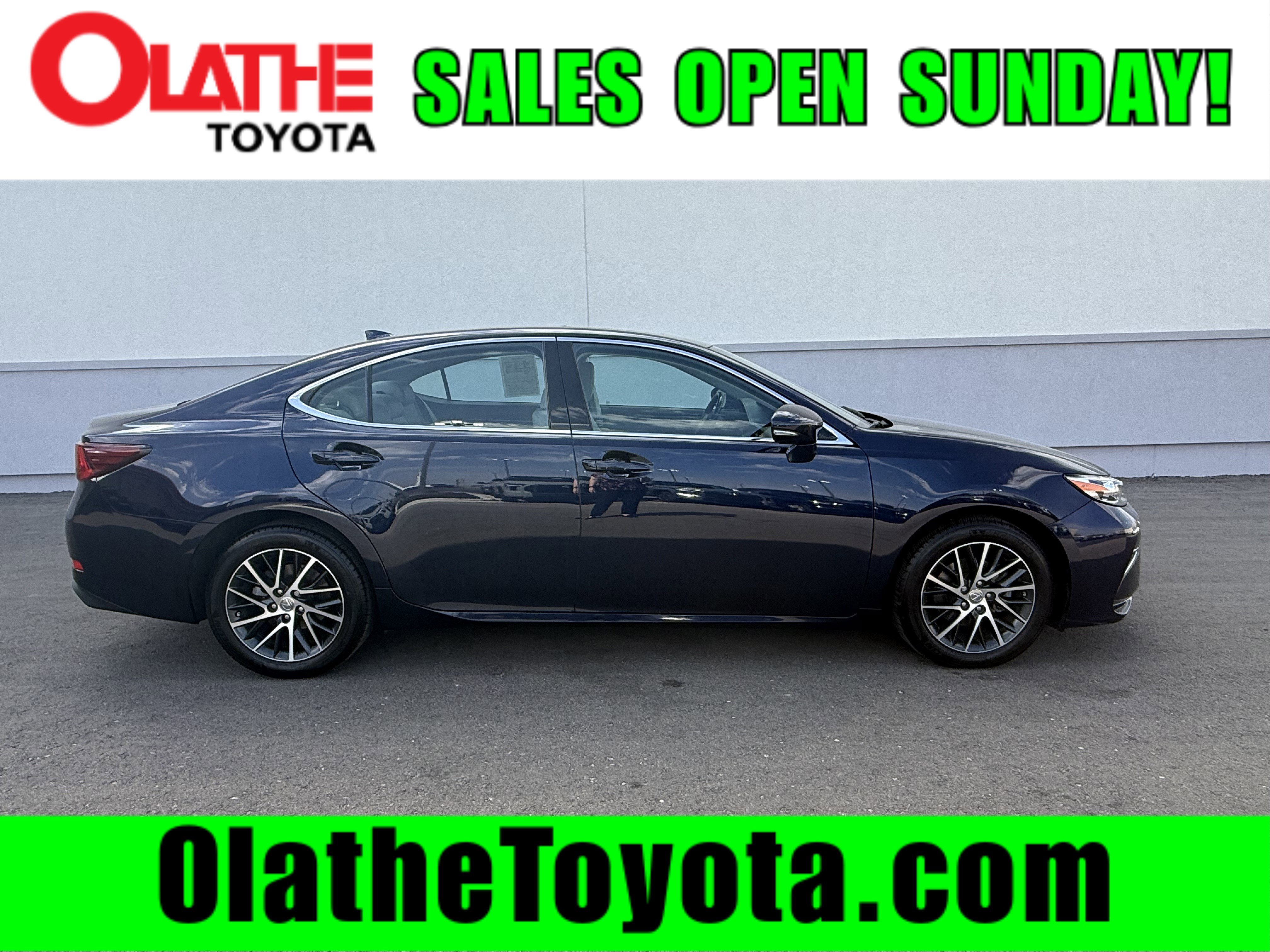 Used 2016 Lexus ES 350 w/ Luxury Package w/Wood Trim image 1