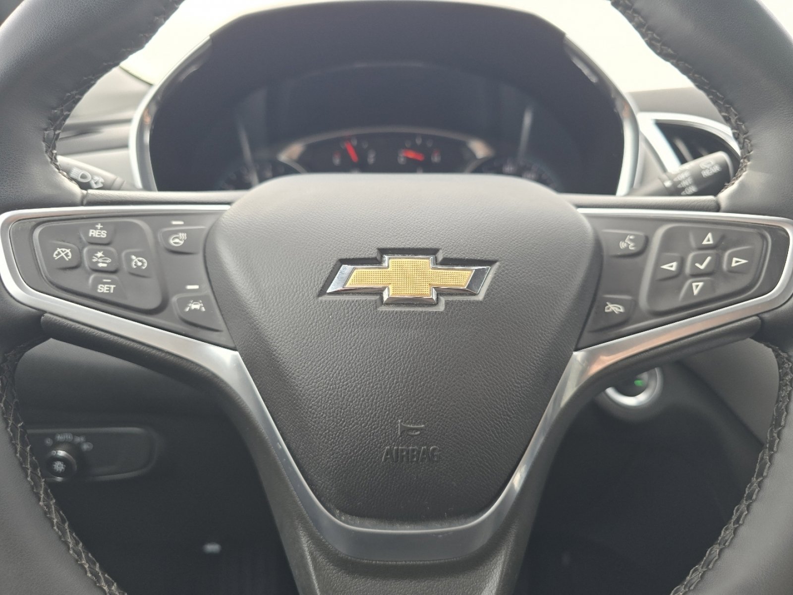 Used 2023 Chevrolet Equinox LT image 24