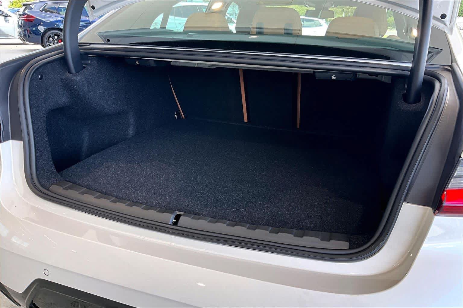 New 2026 BMW 330i Sedan w/ M Sport Package RWD image 18