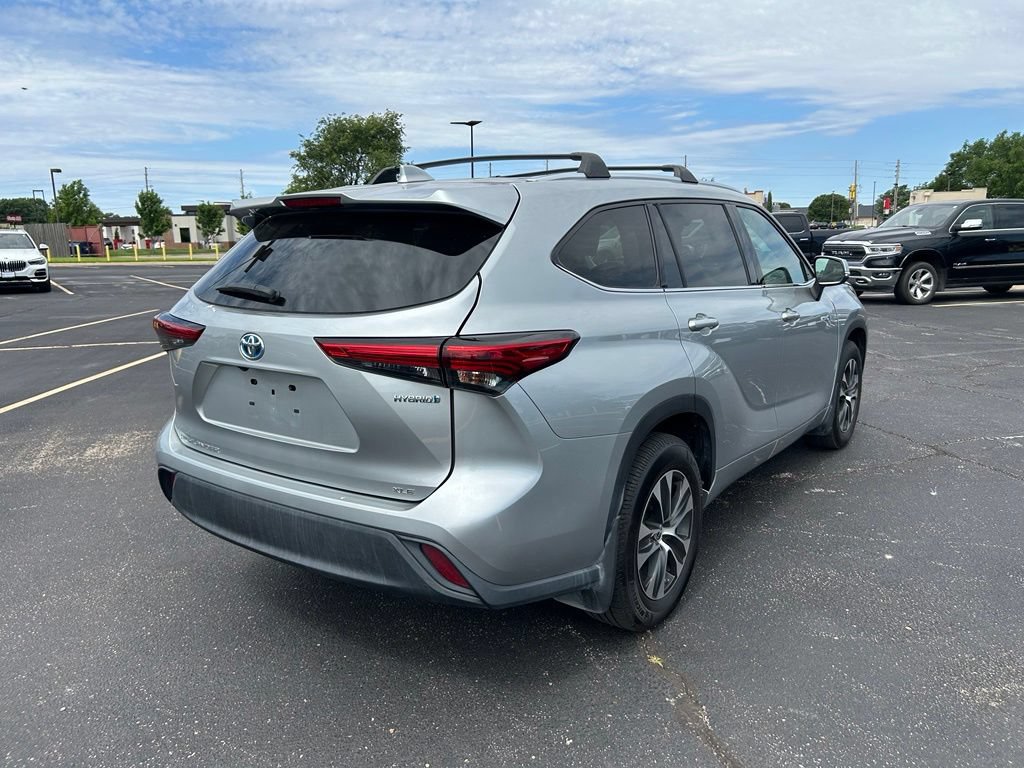 Used 2021 Toyota Highlander XLE FWD image 9