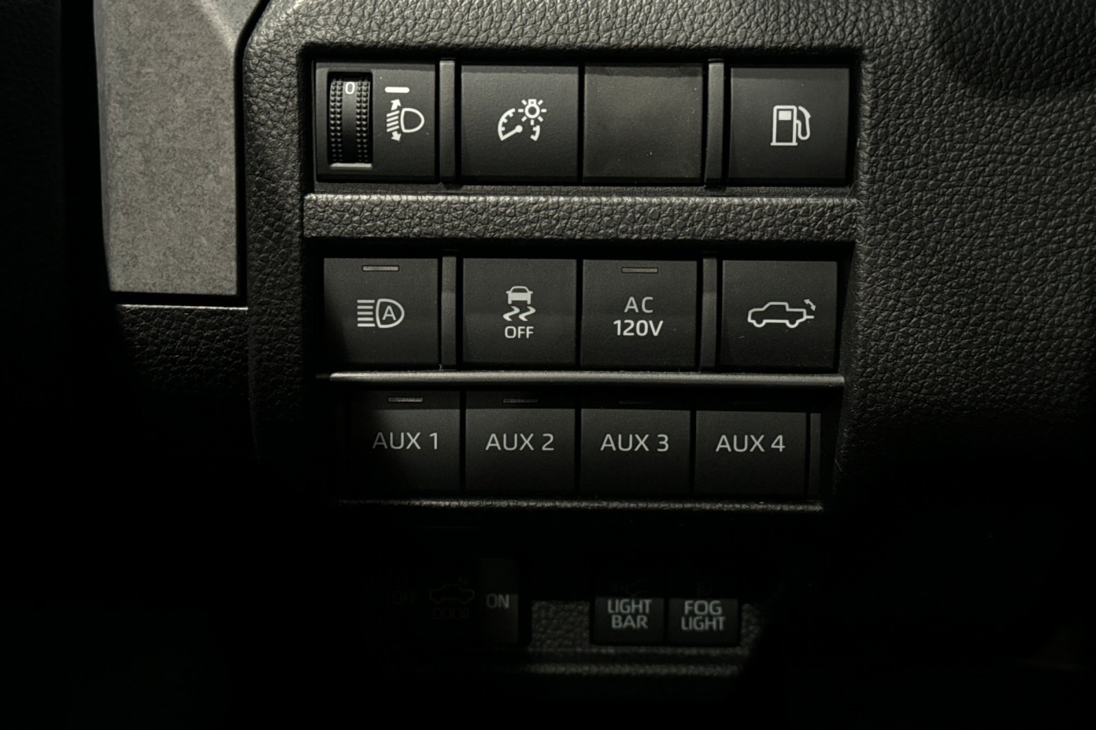 New 2025 Toyota Tacoma Trailhunter image 28