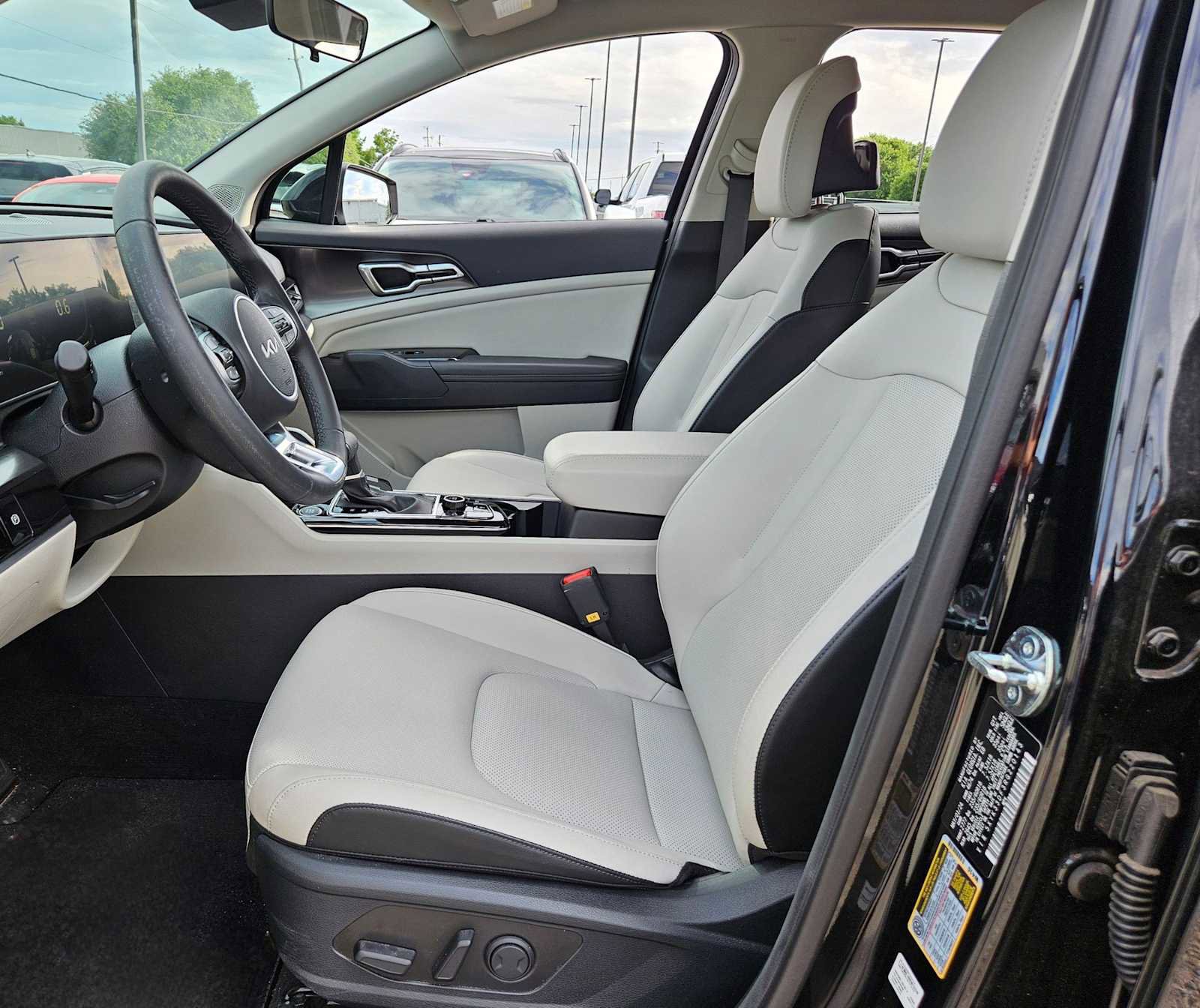 Certified 2024 Kia Sportage EX FWD image 10