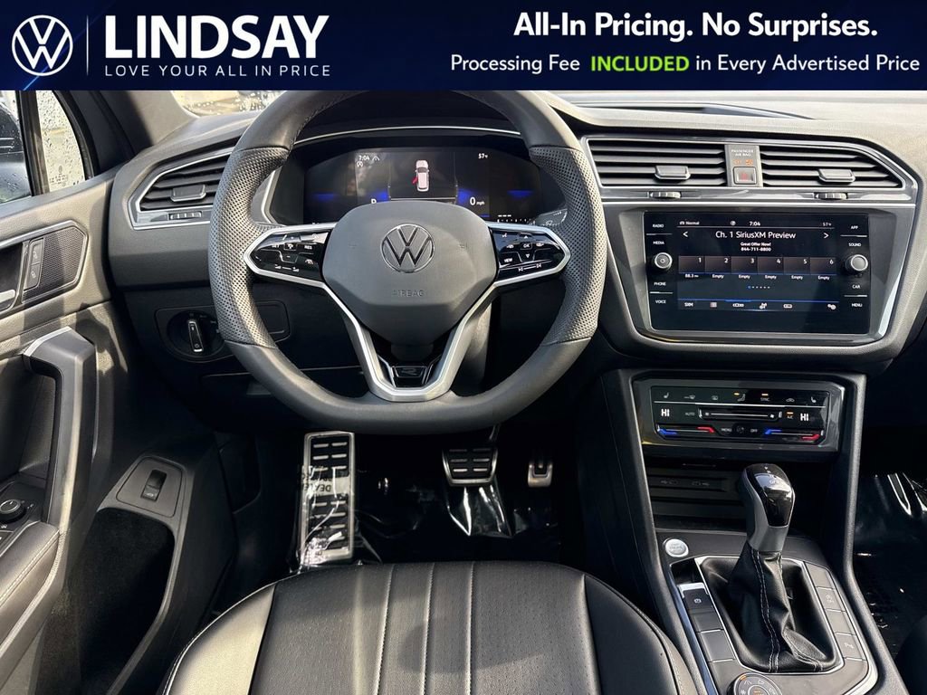 Used 2024 Volkswagen Tiguan SE R-Line AWD/4WD image 13