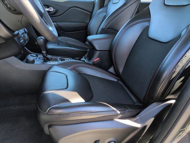 Used 2022 Jeep Cherokee Trailhawk image 15