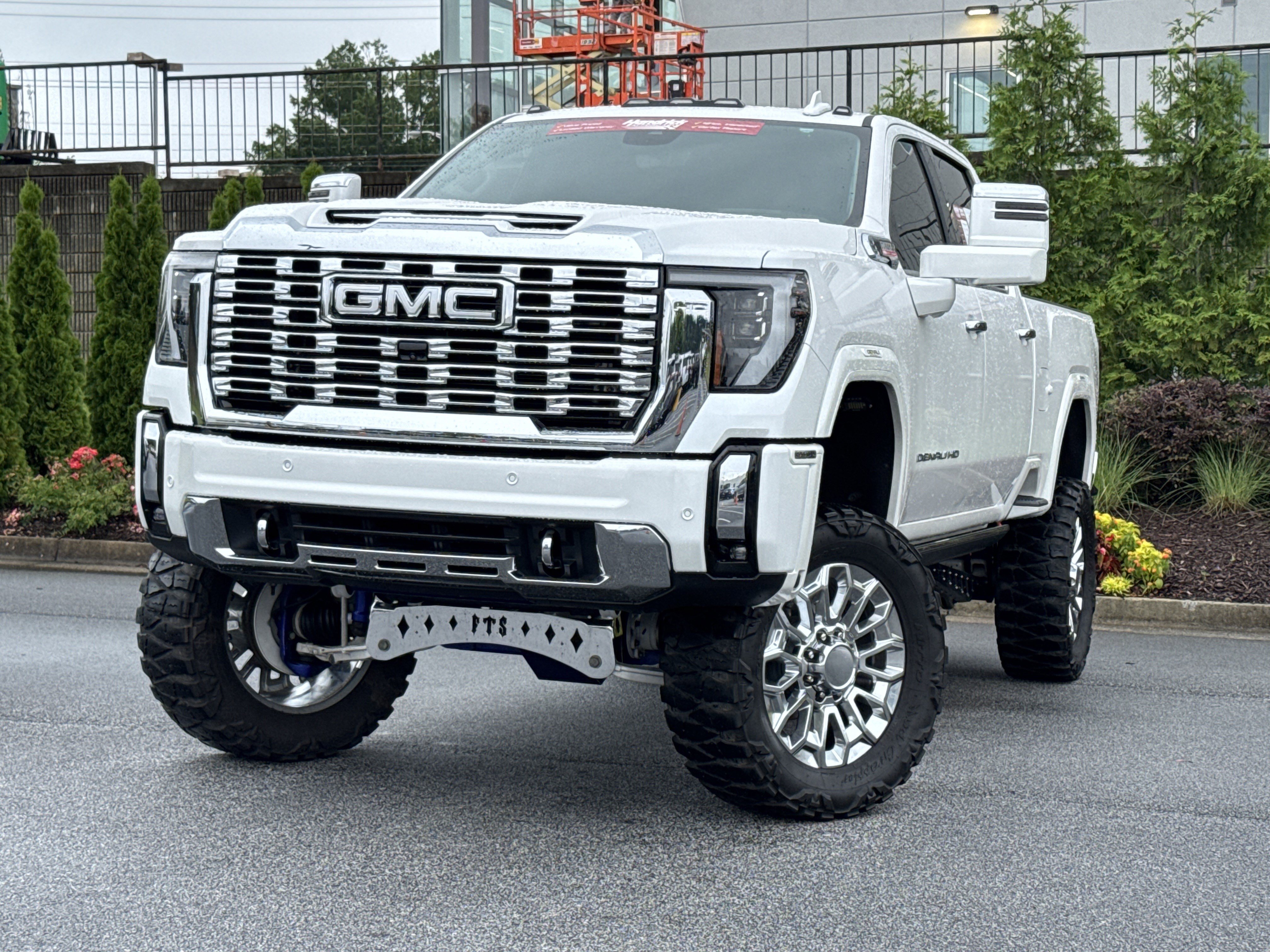 Used 2024 GMC Sierra 2500 Denali w/ Denali Reserve Package AWD/4WD image 5