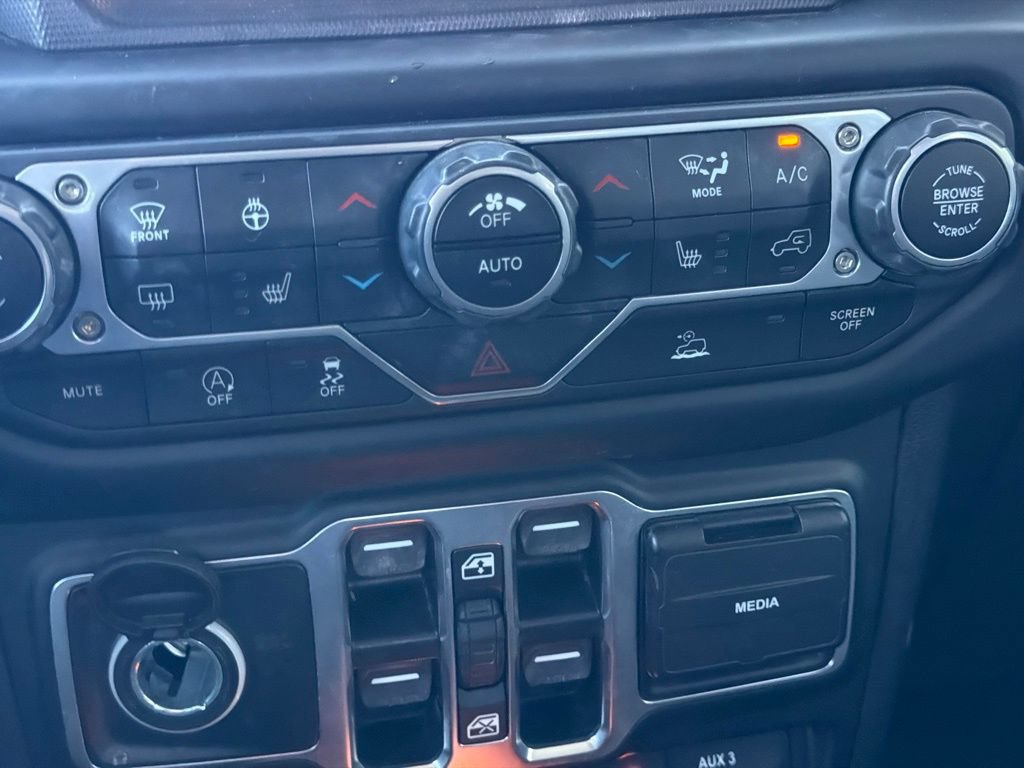 Used 2022 Jeep Gladiator Sport AWD/4WD image 15