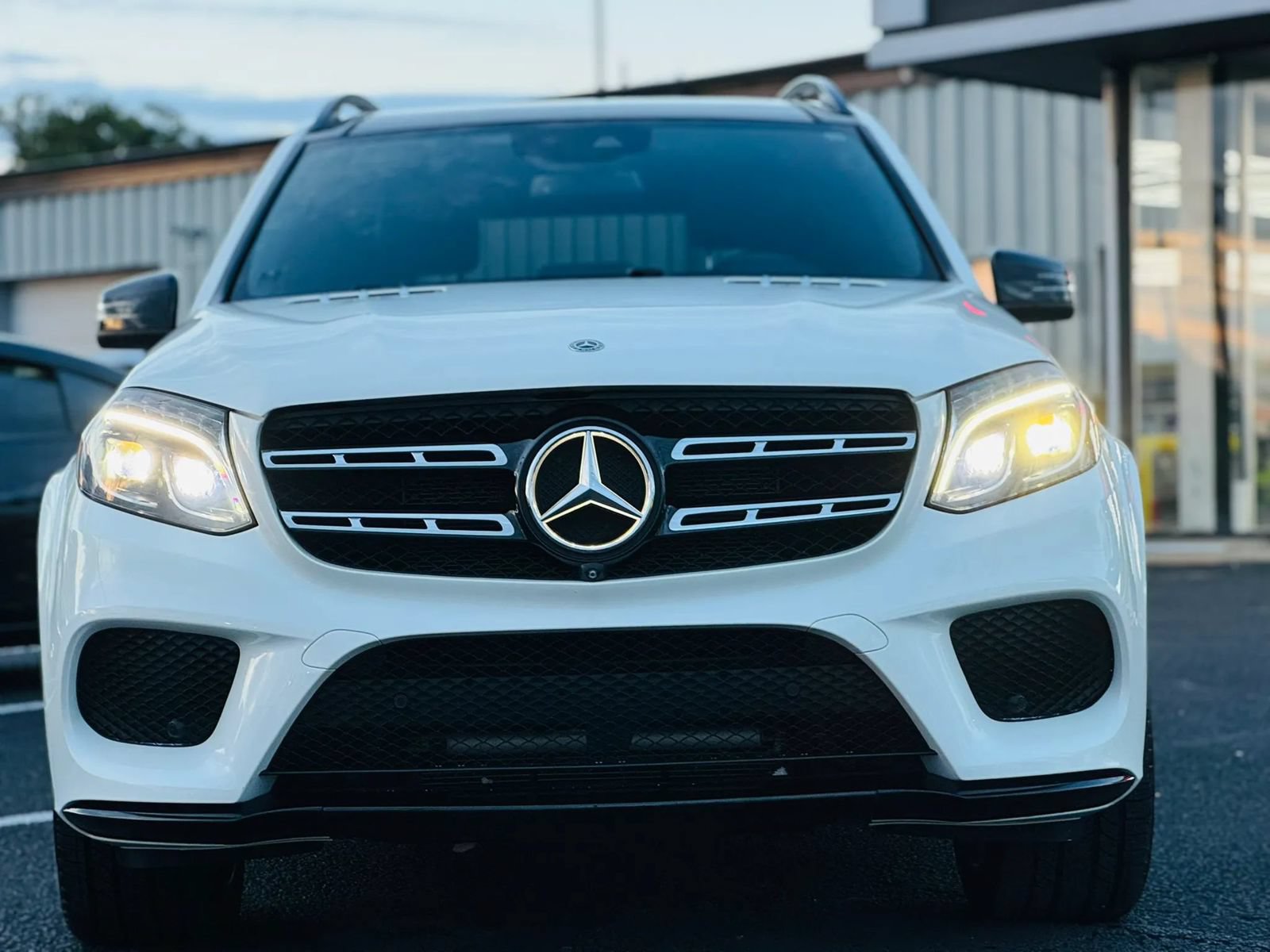 Used 2018 Mercedes-Benz GLS 550 4MATIC w/ Night Package image 2