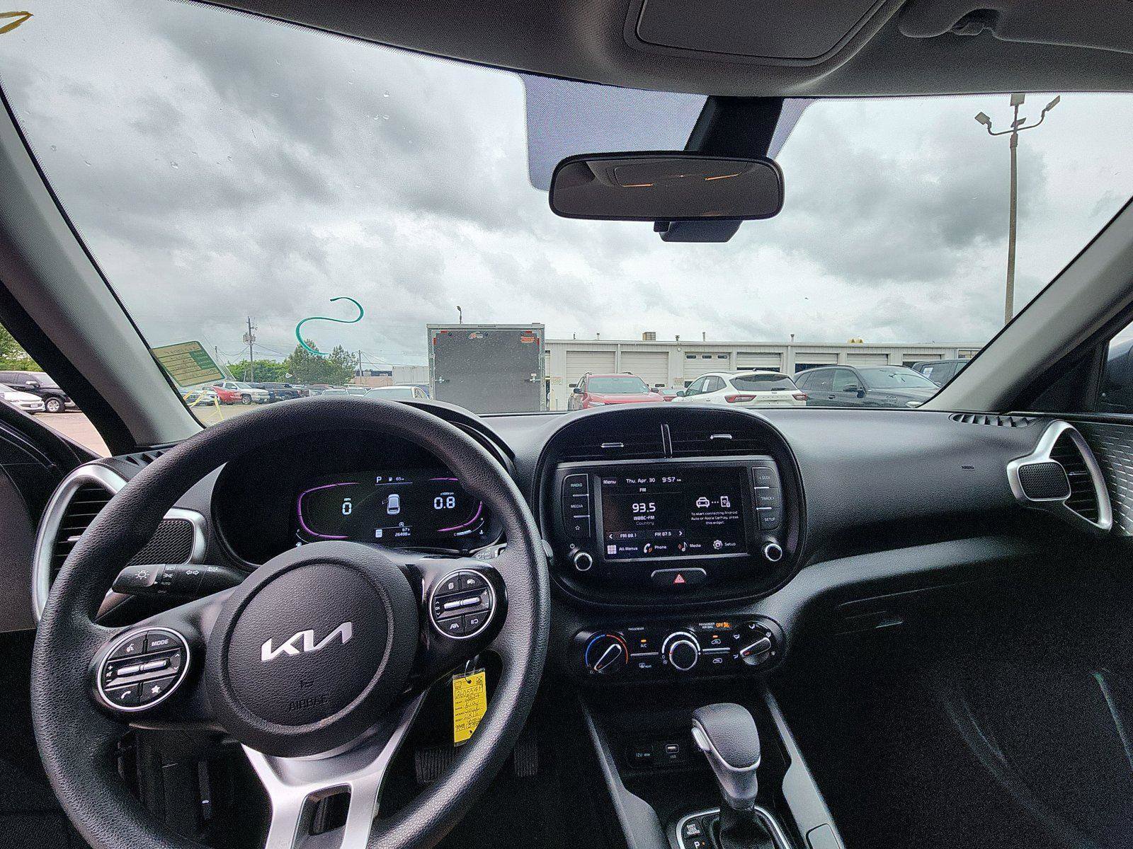 Used 2024 Kia Soul LX w/ Option Group 015 FWD image 17