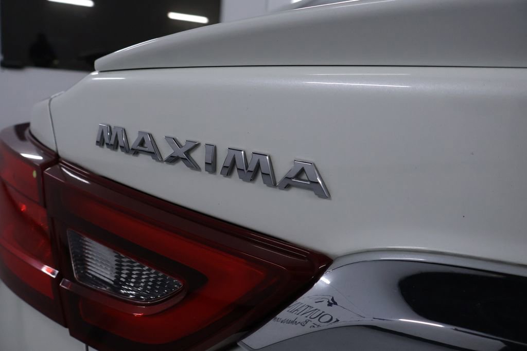 Used 2017 Nissan Maxima Platinum w/ Interior Lighting Package image 10