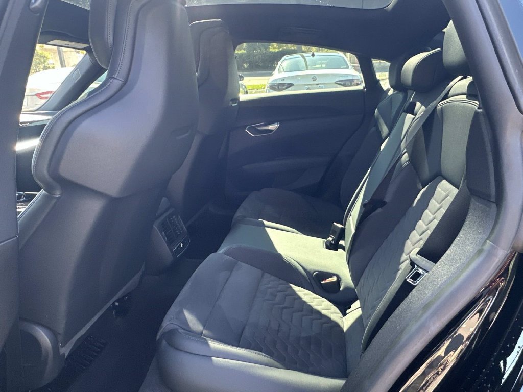 Used 2022 Audi e-tron GT Premium Plus w/ Performance Package AWD/4WD image 16