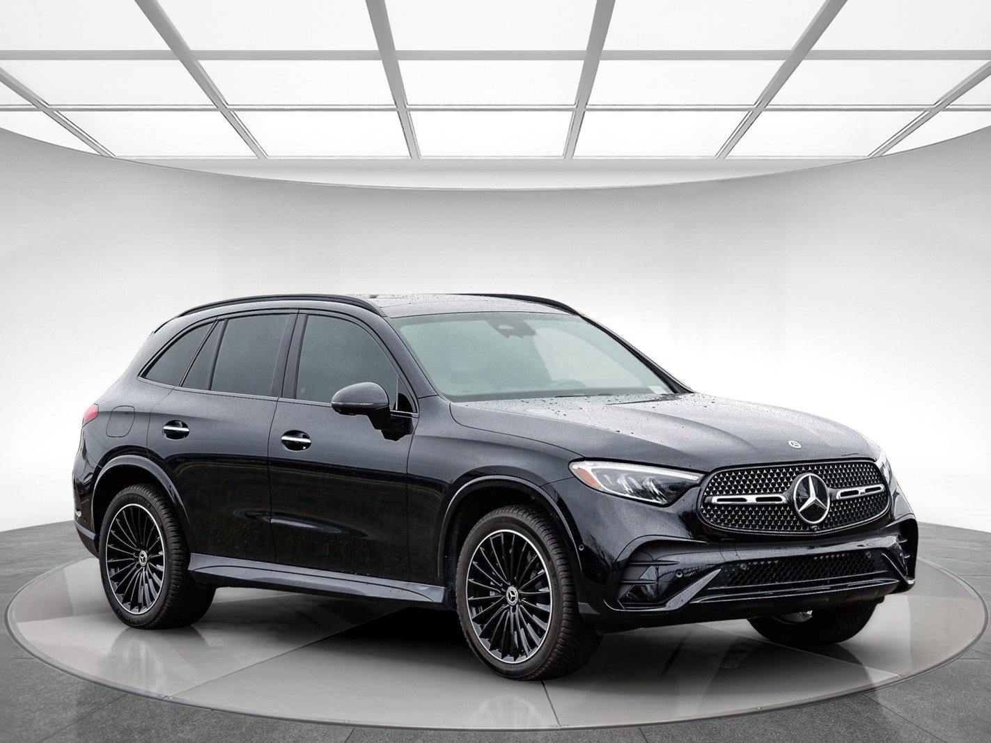 Used 2023 Mercedes-Benz GLC 300 image 4