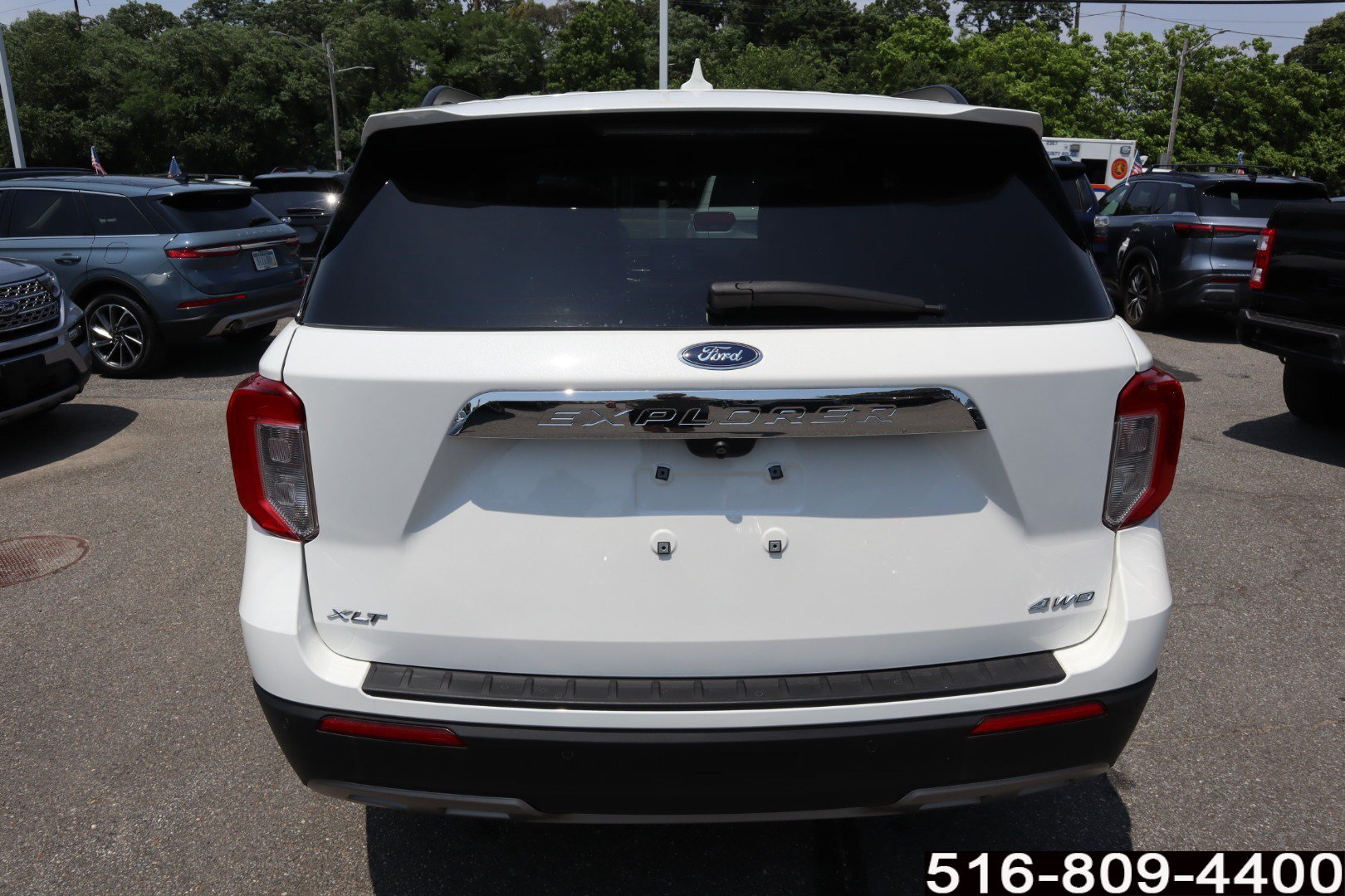 Used 2022 Ford Explorer XLT w/ Equipment Group 202A AWD/4WD image 6