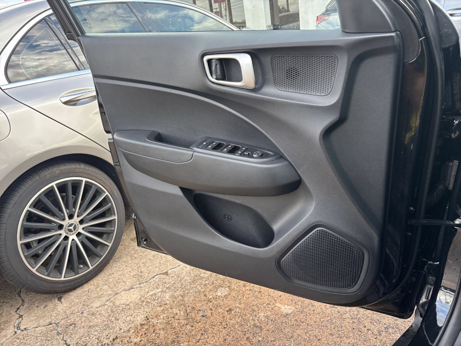 Used 2026 Hyundai Venue SEL FWD image 18