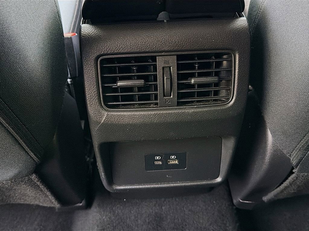 Used 2023 Nissan Rogue SV image 33