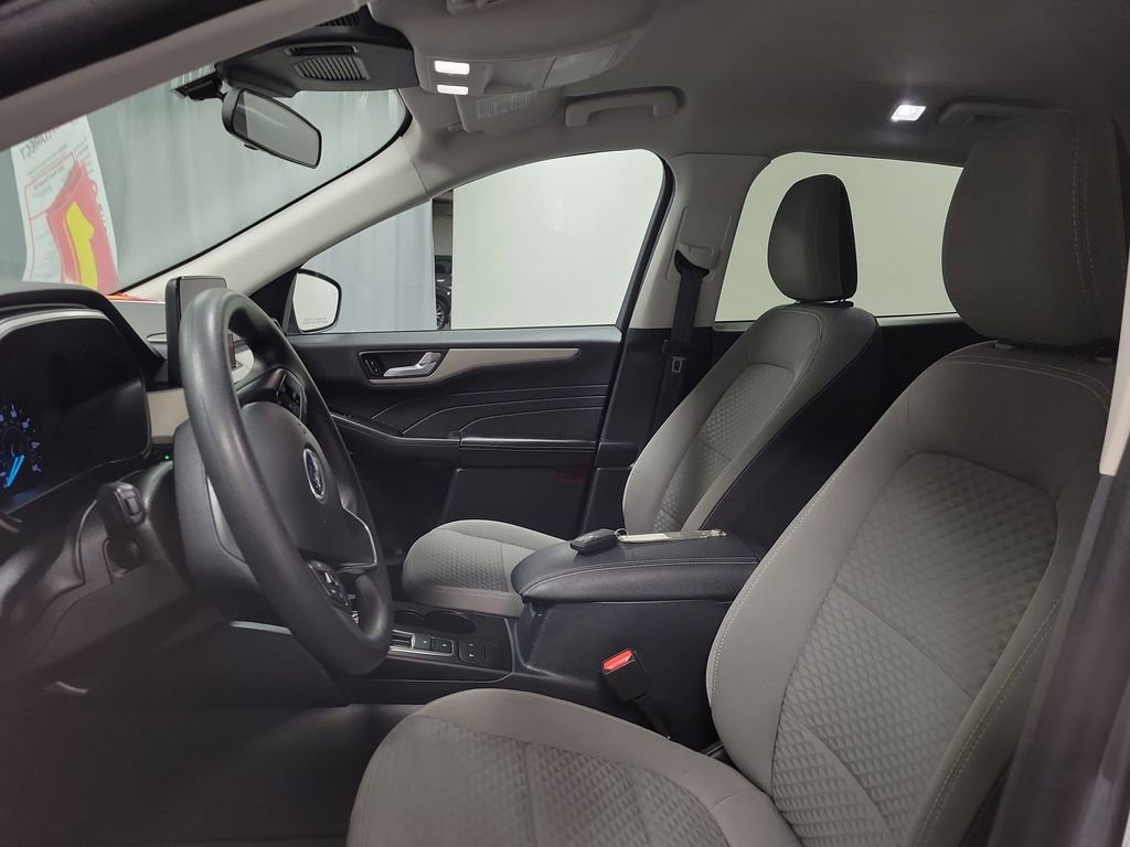 Used 2021 Ford Escape SE w/ SE Sport Appearance Package AWD/4WD image 13