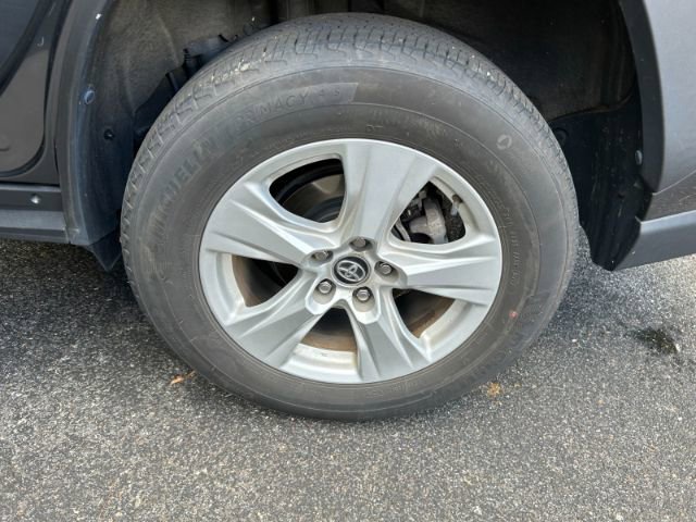 Used 2020 Toyota RAV4 XLE image 39