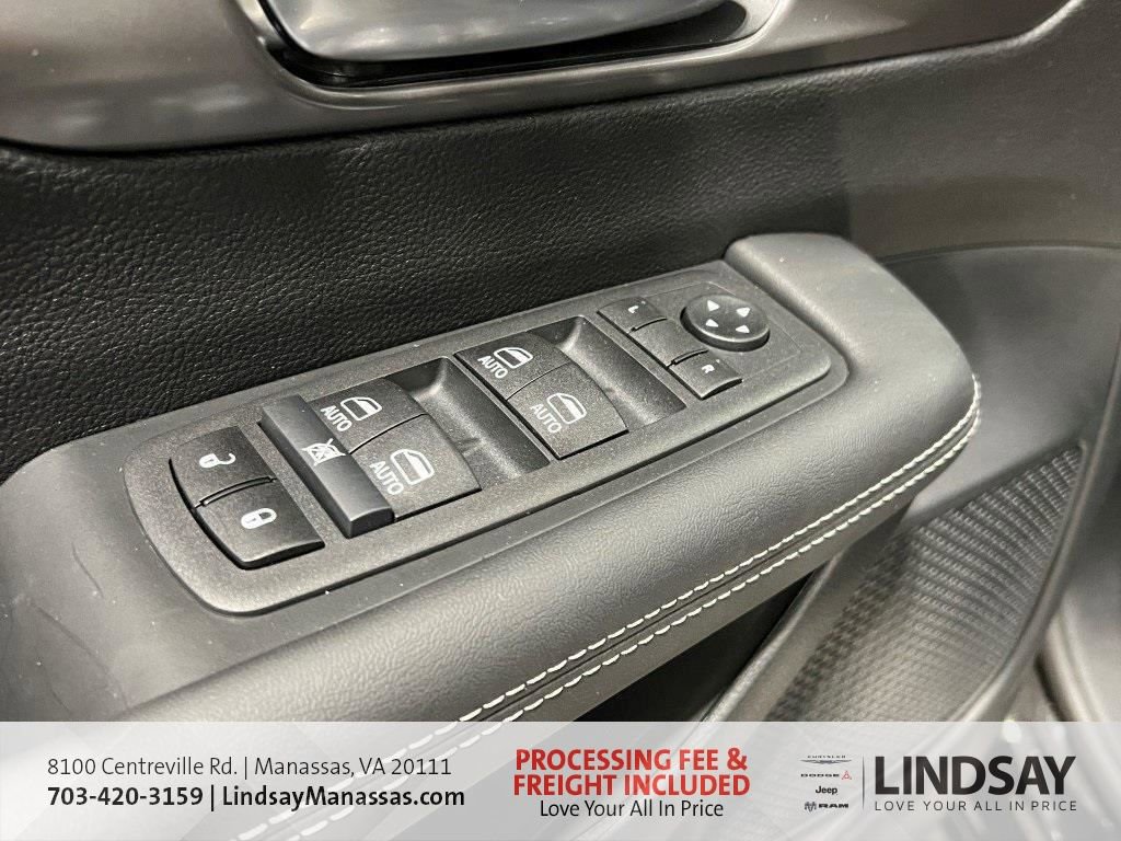 New 2026 Chrysler Voyager LX image 12