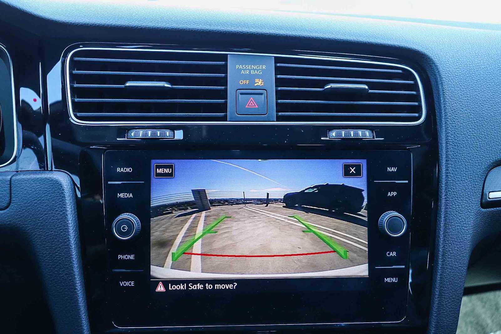 Used 2019 Volkswagen Golf R 4-Door image 25