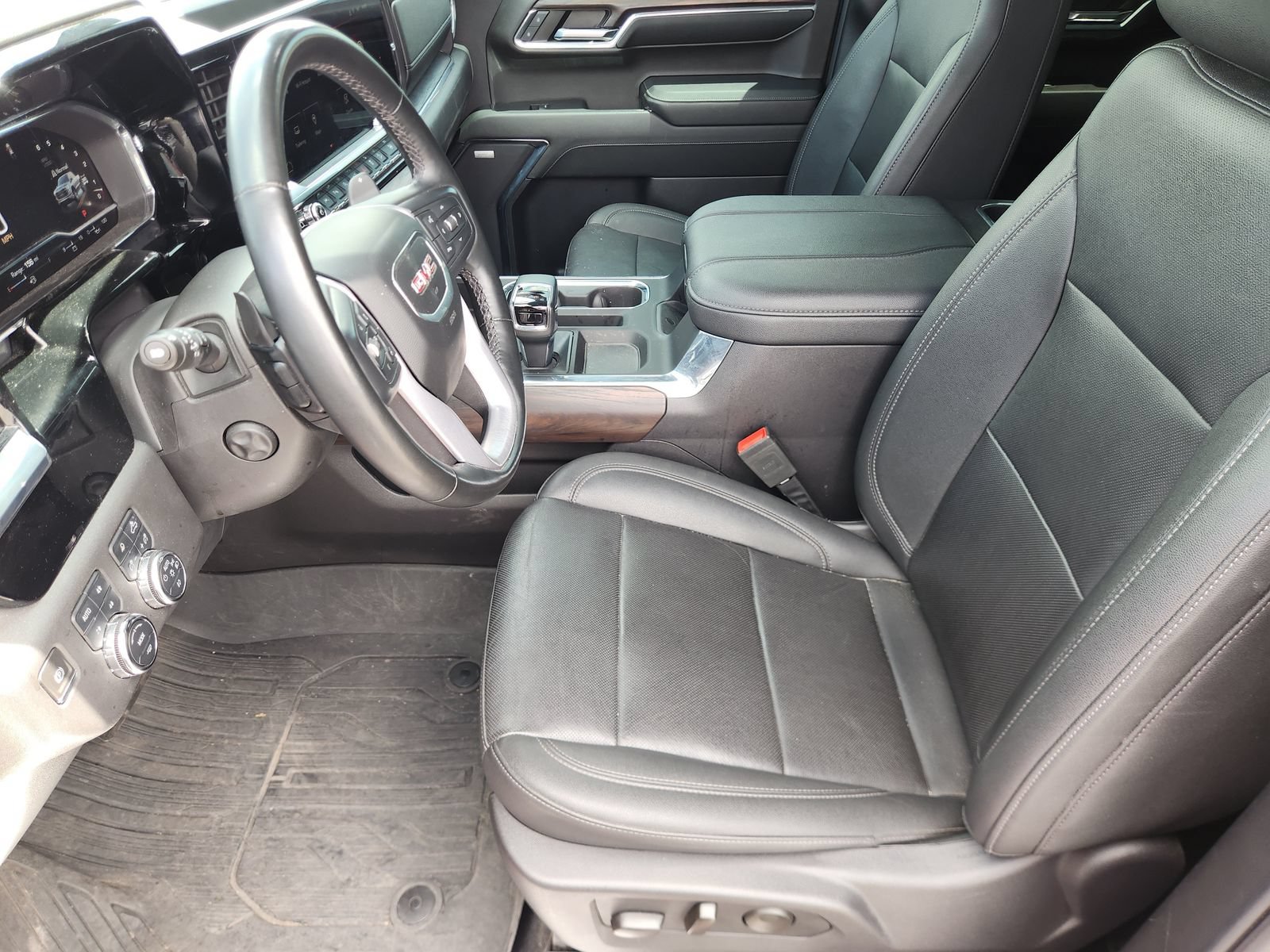 Used 2024 GMC Sierra 1500 SLT w/ SLT Premium Plus Package AWD/4WD image 16