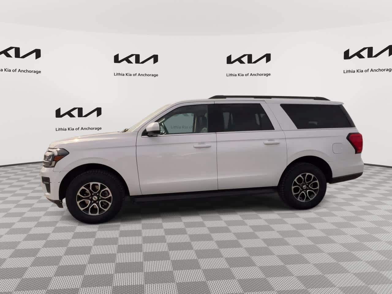 Used 2024 Ford Expedition Max XLT AWD/4WD image 5