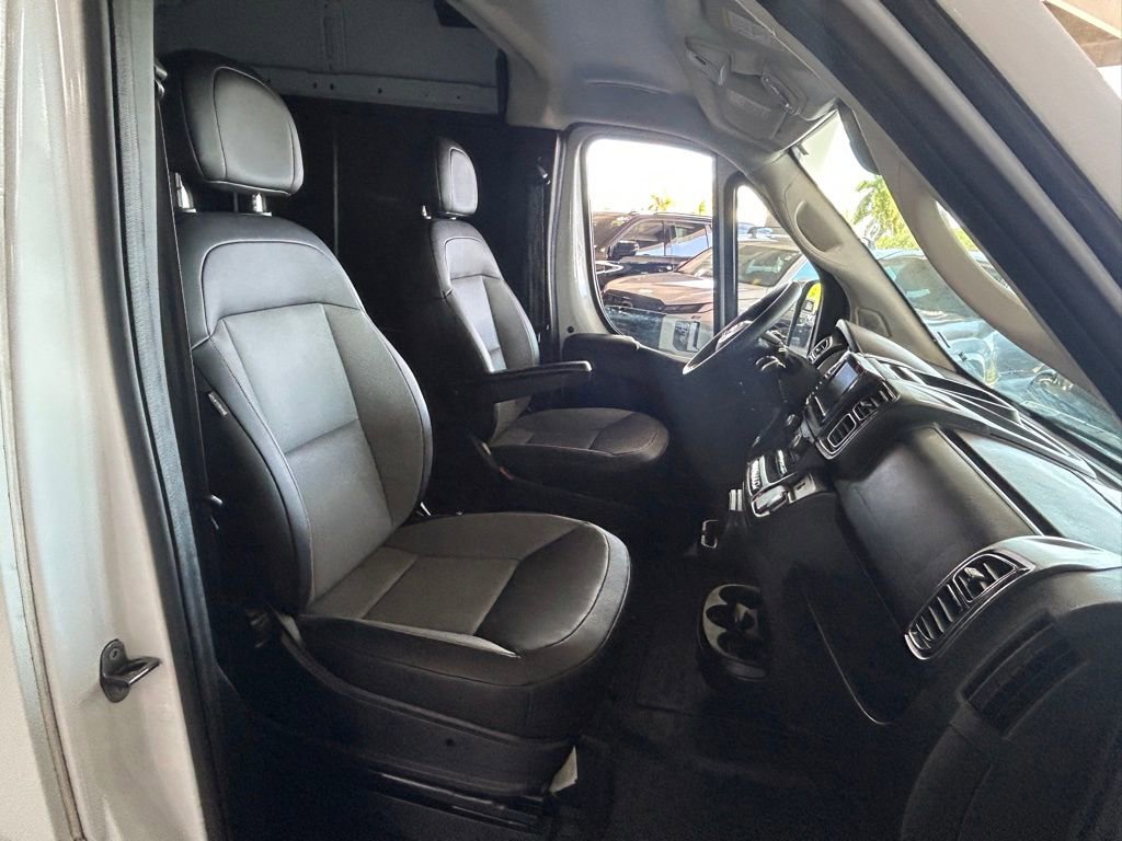 Used 2025 RAM ProMaster 2500 w/ Convenience Group image 14