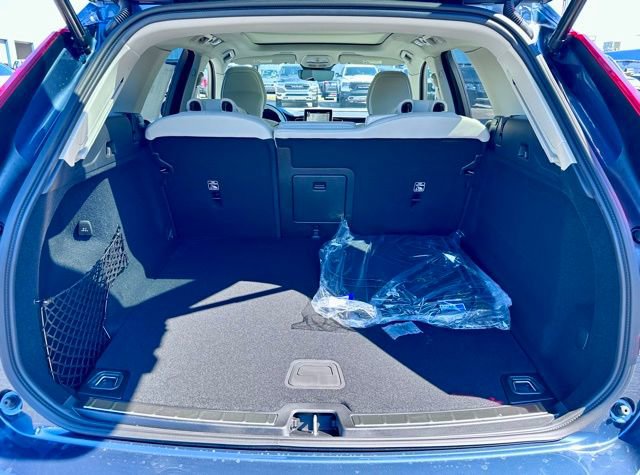 New 2026 Volvo XC60 B5 Ultra w/ Climate Package image 11