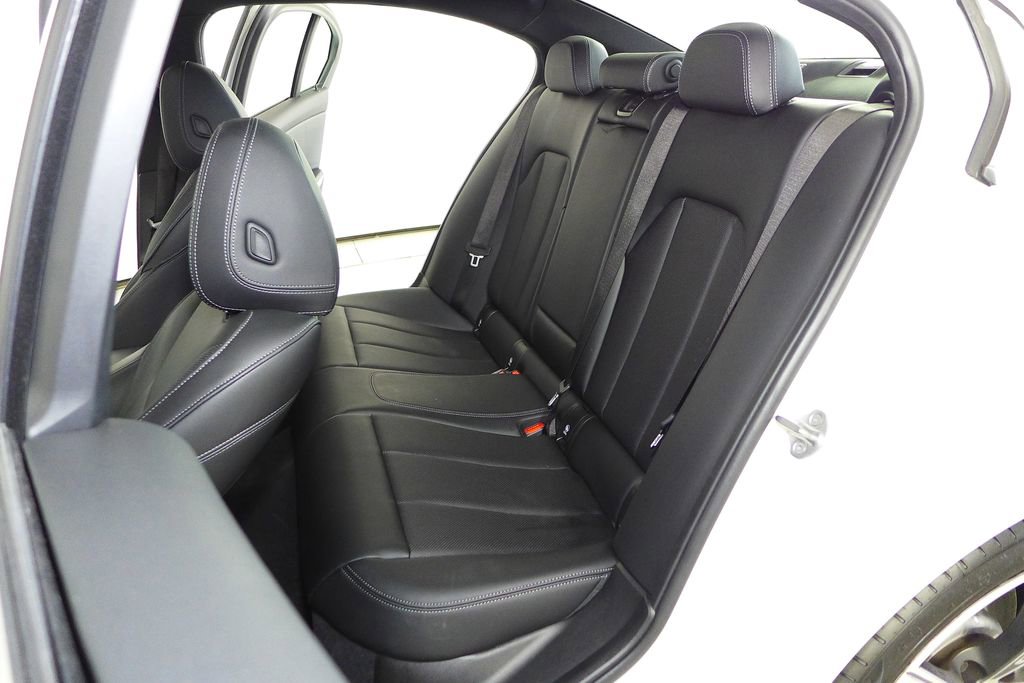 Used 2023 BMW 330i Sedan w/ Driving Assistance Package RWD image 21