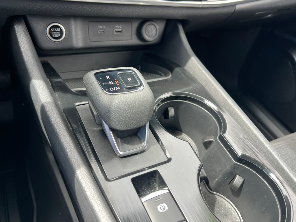 Used 2023 Nissan Rogue SV image 30