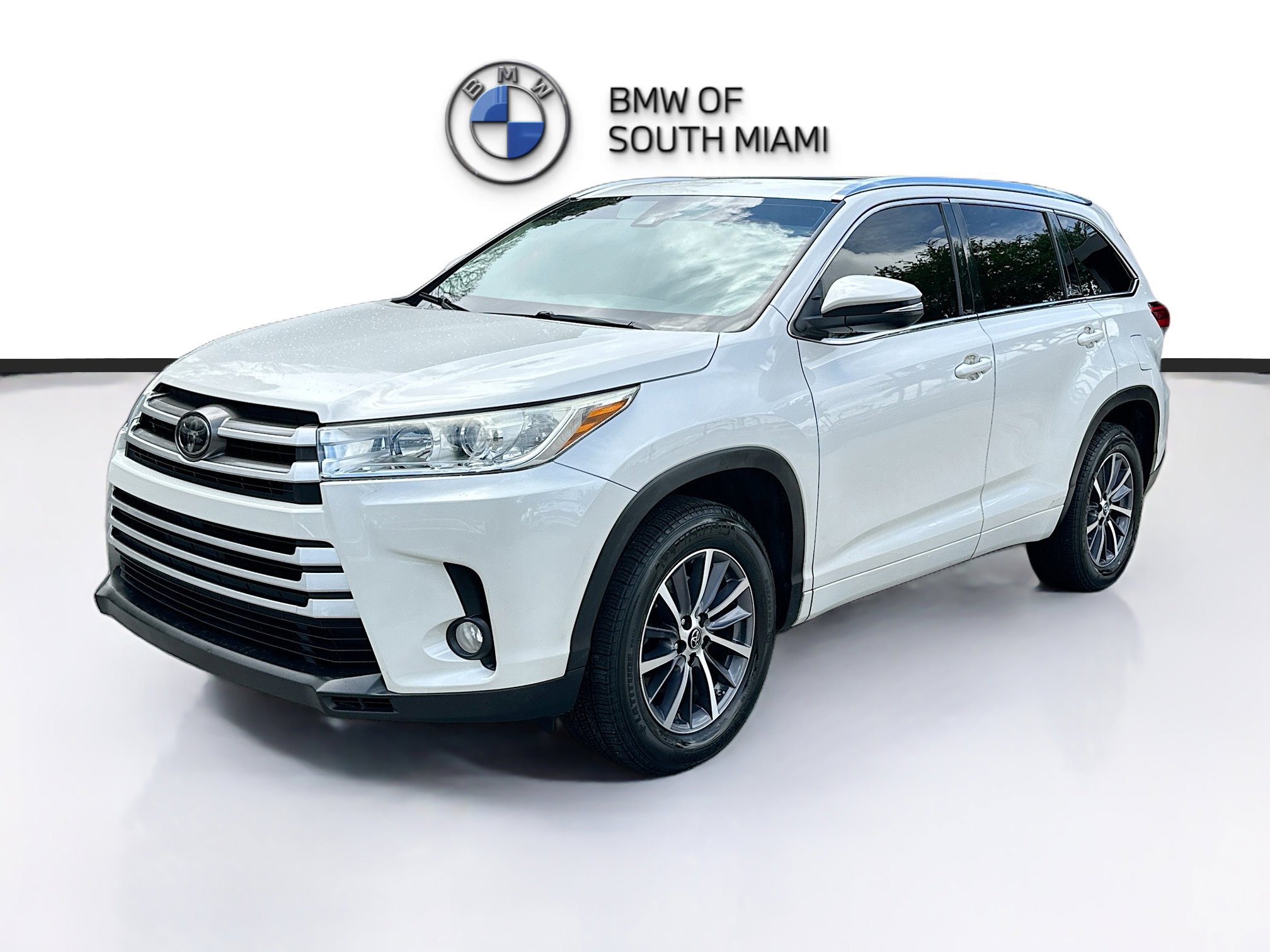 Used 2018 Toyota Highlander XLE image 3