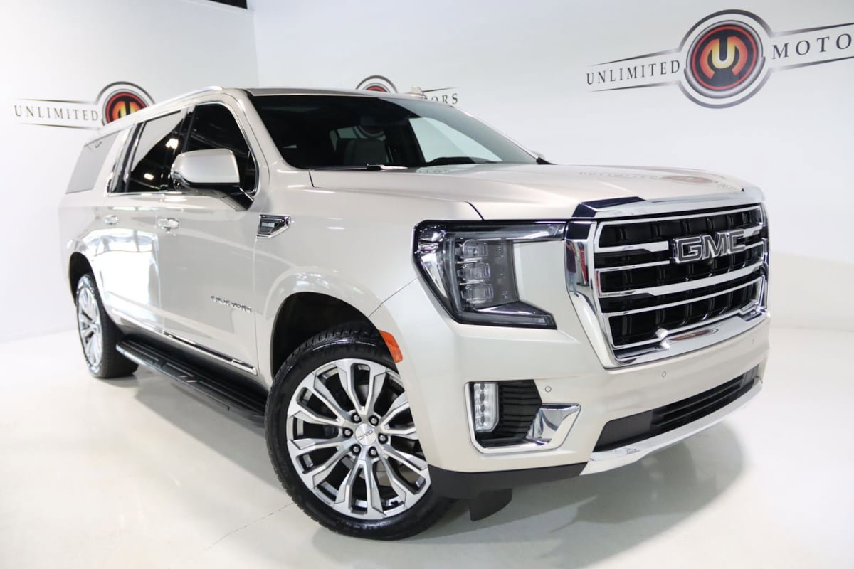 Used 2023 GMC Yukon XL SLT w/ SLT Premium Package AWD/4WD image 8